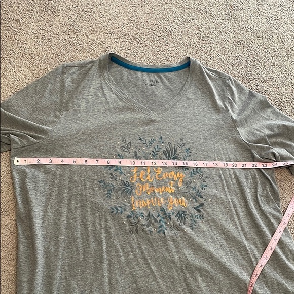 Catherines Gray Short Sleeve “Let Every Moment Inspire You”  V-Neck Tee | 1X - Picture 7 of 7